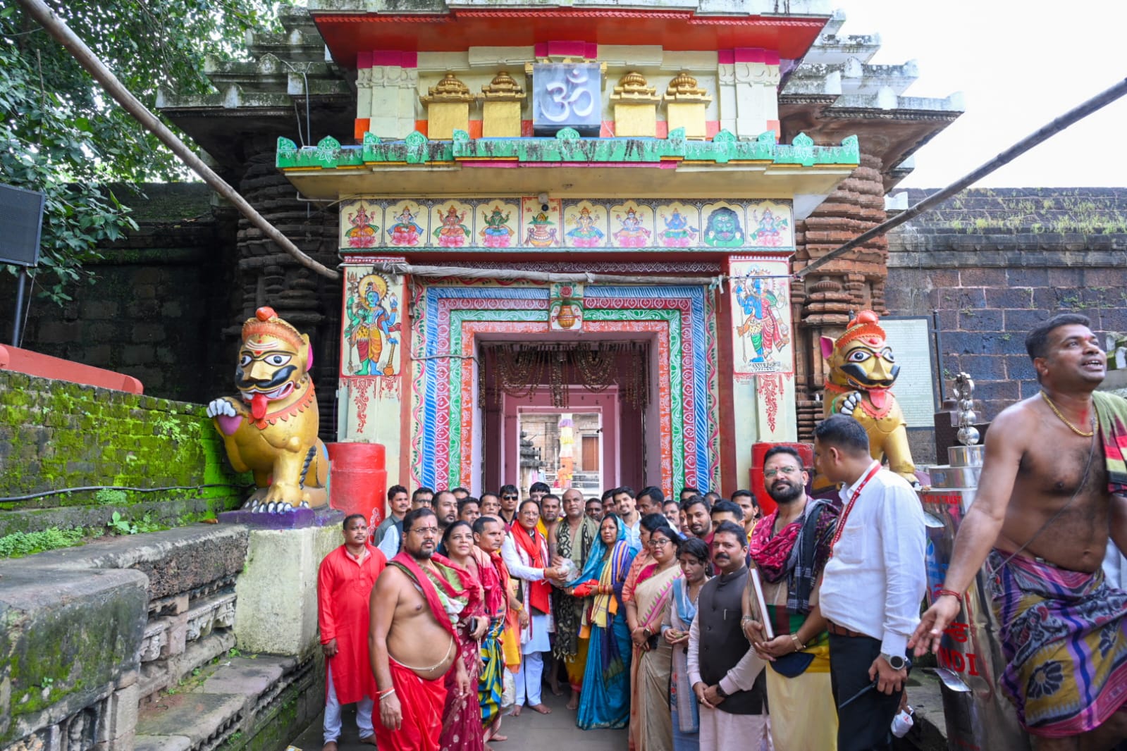 भगवान लिंगराज के दर्शन कर मुख्यमंत्री विष्णु देव साय ने की प्रदेश की सुख-समृद्धि और खुशहाली की कामना