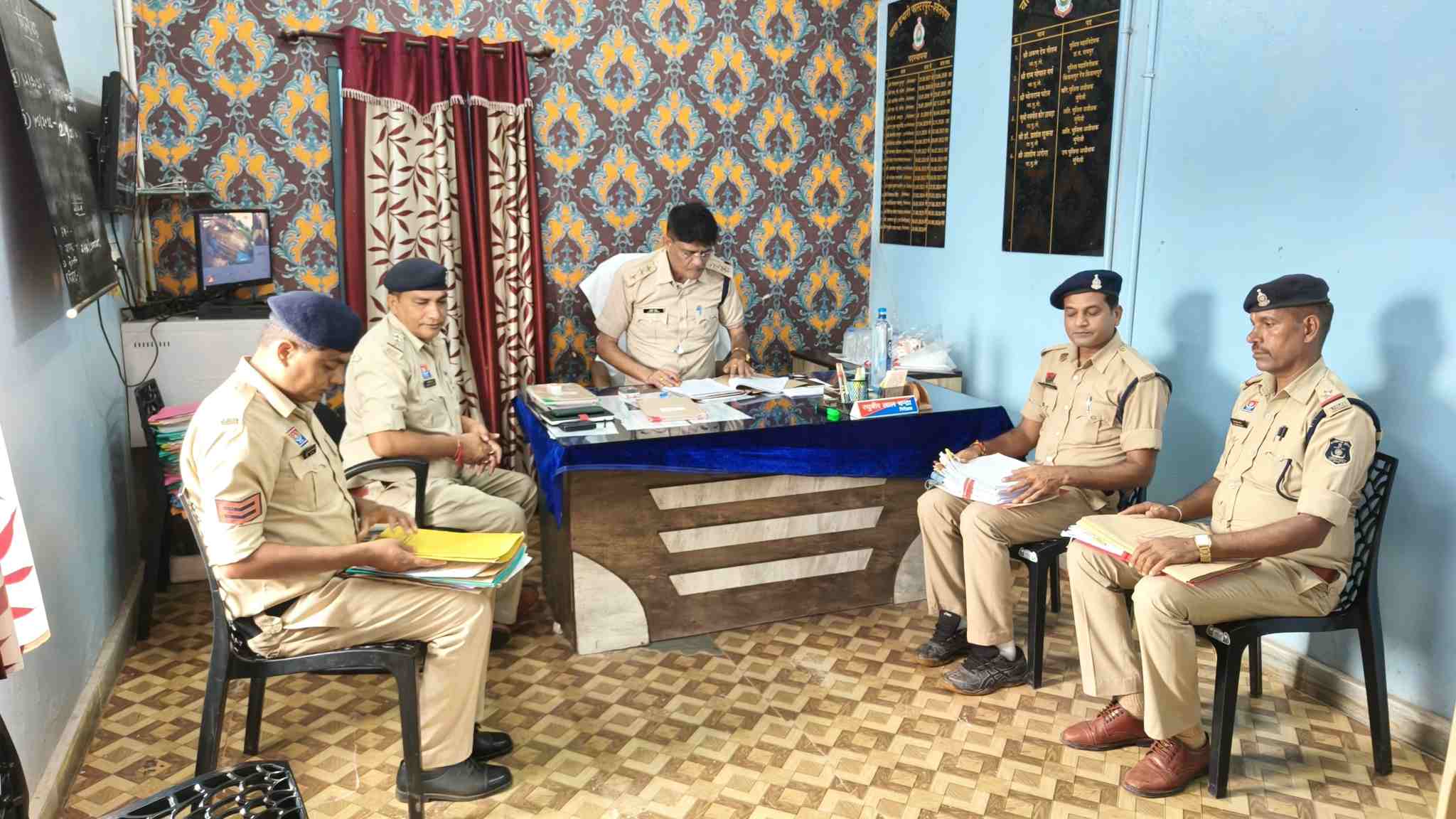 एसडीओपी आशीष अरोरा ने फास्टरपुर थाना का किया निरीक्षण